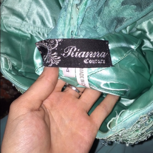 Prom Dresses or special occasion dresses - Picture 5 of 6